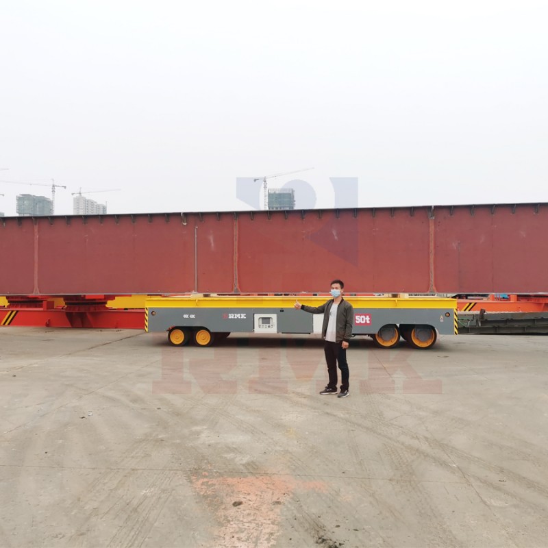 50 Tonnen schwerer Lasttransporter
