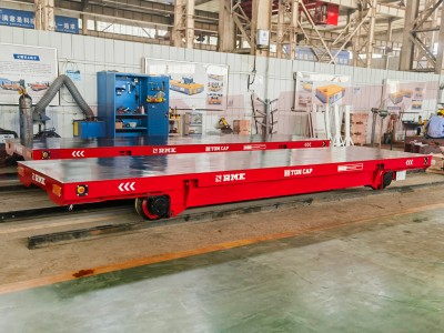 Schienentransfertrolley in der Produktionsworkshop